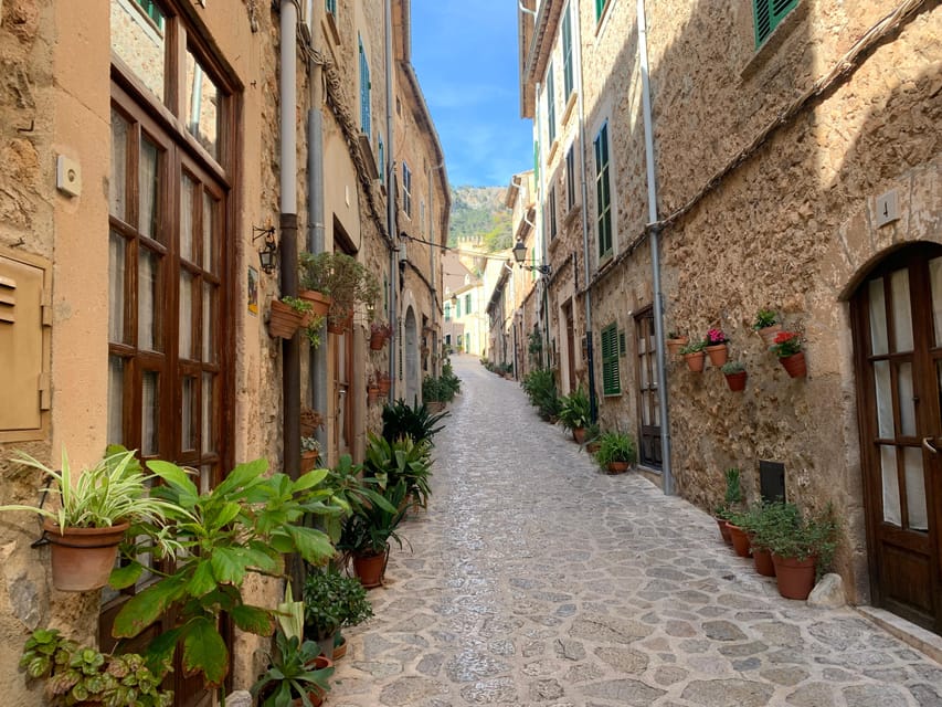From Palma: Valldemossa Tour and Mountain Viewpoint Hike - Returning to Valldemossa’s cobbled lanes