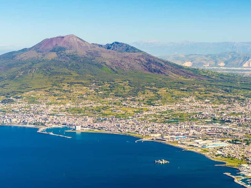 From Pompeii: Mount Vesuvius Hike & Tour by Bus - From Via Roma 32 to the slopes of Vesuvius