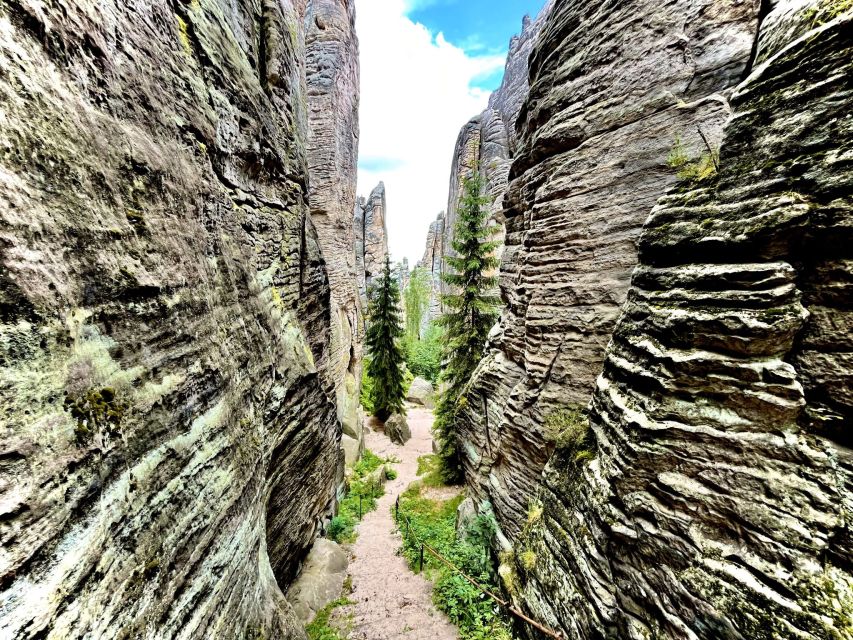 From Prague: Hike, Castle and Brewery in Bohemian Paradise - A local guide changes the feel of the drive