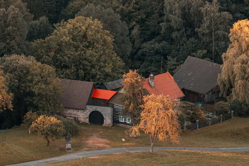 From Prague: Hike the Hidden Valleys of Bohemian Paradise - Why this Bohemian Paradise hike is different