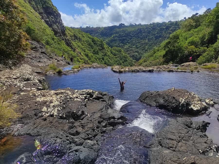 From Quatre Cocos: Tamarind Falls Hiking Day Trip - Fitness, footing, and what to pack