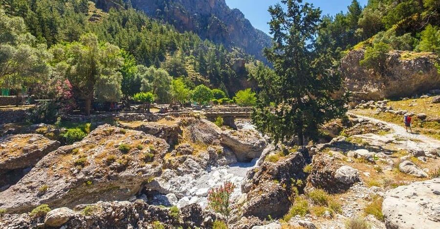 From Rethymno: Samaria gorge with Professional Hiking Guide - The first kilometers test your knees