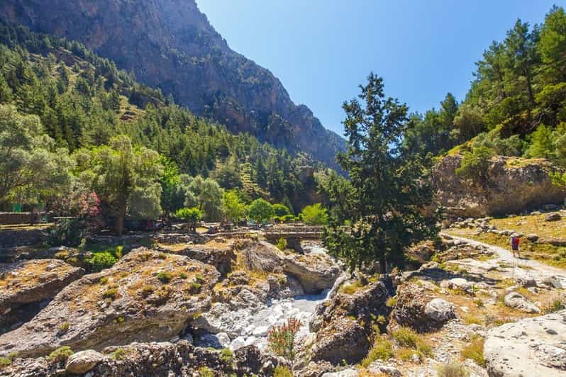 From Rethymno: Samaria gorge with Professional Hiking Guide - The guide briefing gives you room to walk your own way