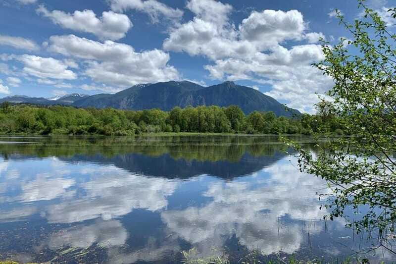 From Seattle: Pacific Northwest Waterfalls & Hiking Tour - Borst Lake and the Mount Si view