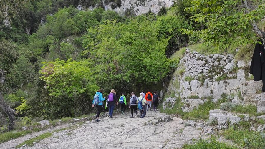 From Sorrento: Path of the Gods Hike with Tasting Stop - A shepherd’s refuge and a proper local tasting