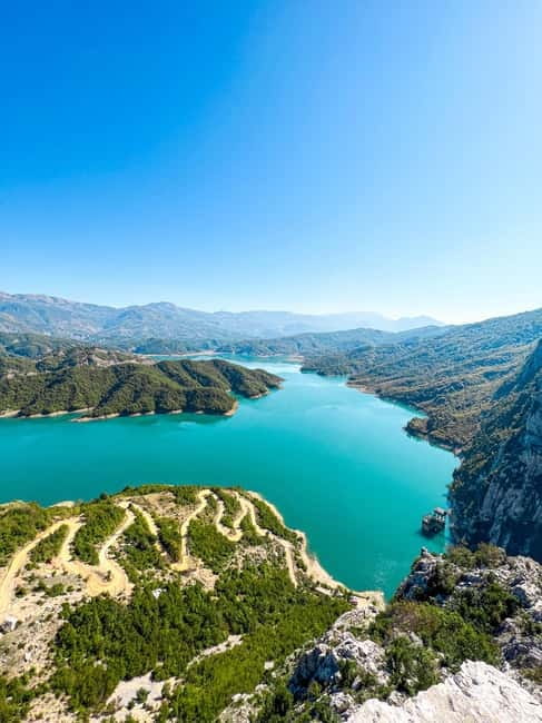 From Tirana: PRIVATE Hiking Tour Lake Bovilla & Mount Gamti - Lunch with a view near the lake
