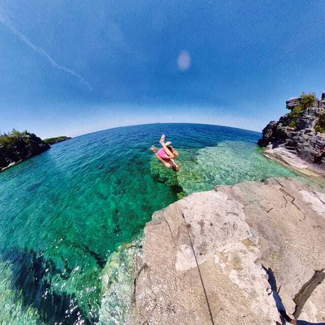 From Toronto: Bruce Peninsula Guided Hiking Day Trip - Swimming in exceptionally clear water