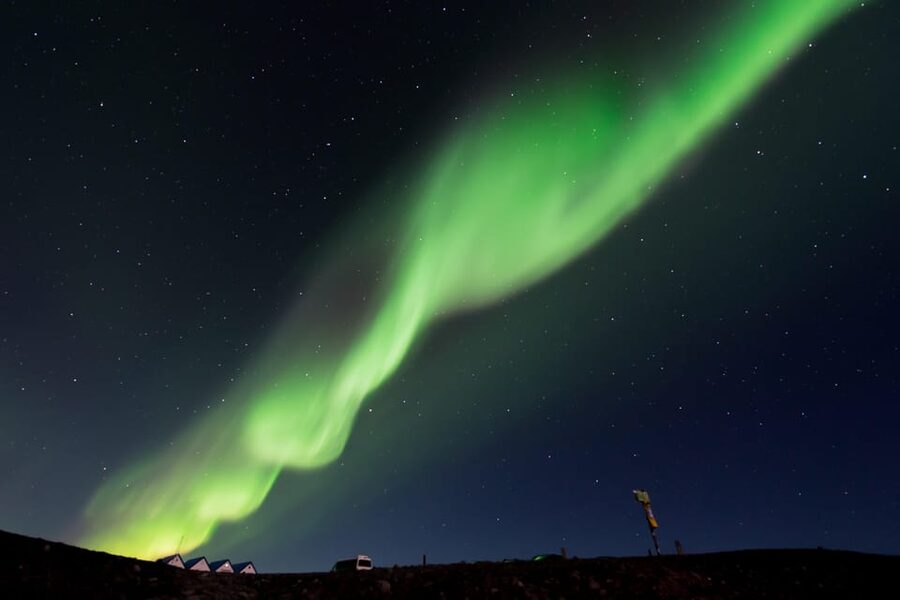 From Tromsø: Aurora Snowshoe Hike - Three hours on snowshoes after dark