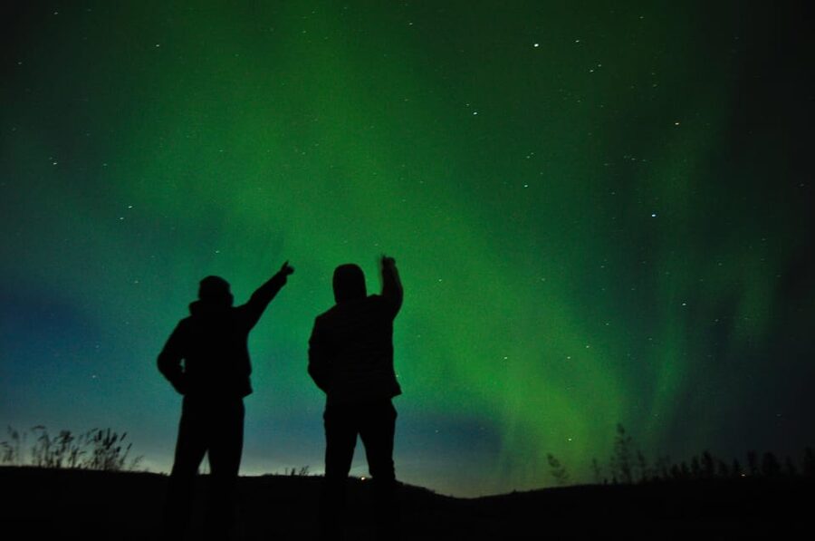 From Tromsø: Aurora Snowshoe Hike - The 30-minute ride to Ersfjordbotn