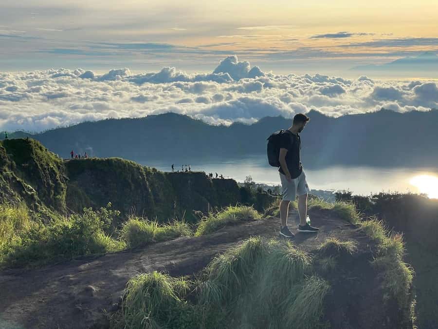 From Ubud: Mount Batur Hiking With Hotspring - Sunrise, crater views, and breakfast at the summit