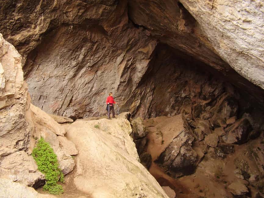 From Valencia: Montanejos Guided Hike with Natural Pools - The opening climb is the hardest part
