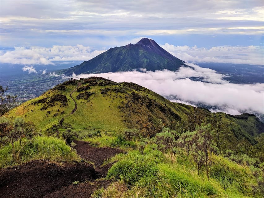 From Yogyakarta: Mount Merbabu One Day Hiking Tour - What to wear and pack