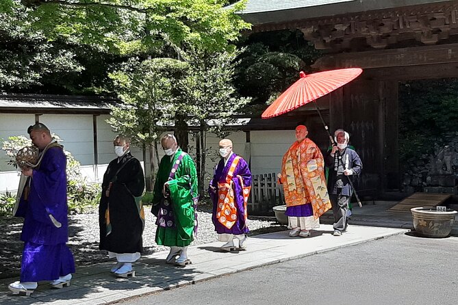 Full Day Hiking Tour at Mt.Takao including Hot Spring - A short stop at the Takao 599 Museum