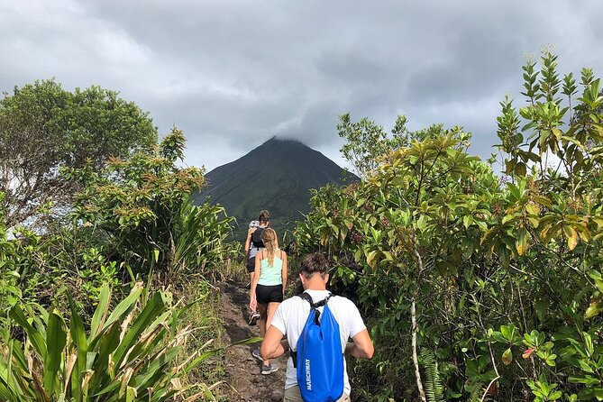 Full Day Tour with Safari Float, Waterfall and Volcano Hike - Lunch at the Rodríguez family ranch