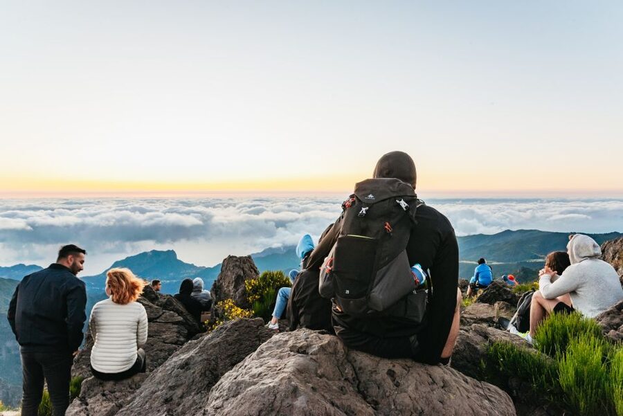 Funchal: Pico do Arieiro Sunrise Hiking Transfer - Watching sunrise at Pico do Arieiro