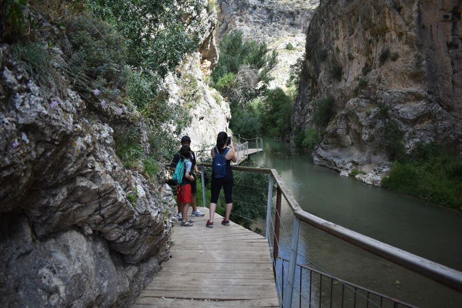 Granada: Hiking along the Gollizno route - Searching for ancient cave paintings