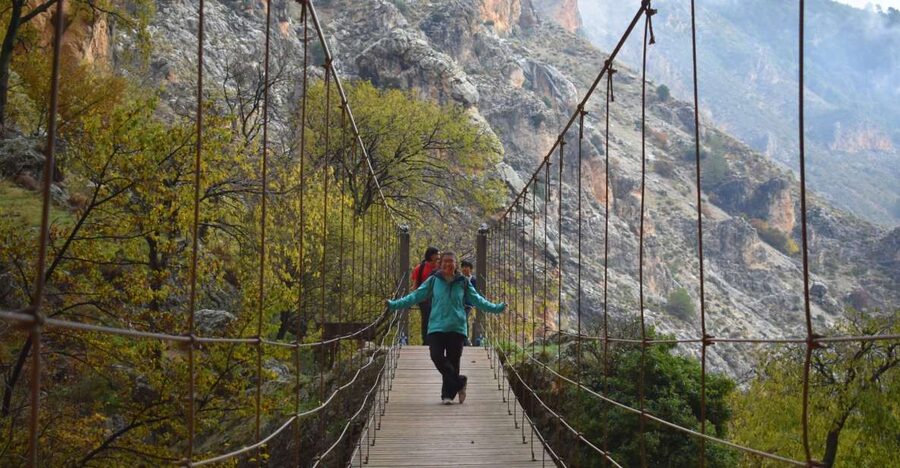 Granada: Hiking along the Gollizno route - Following the Velillos River