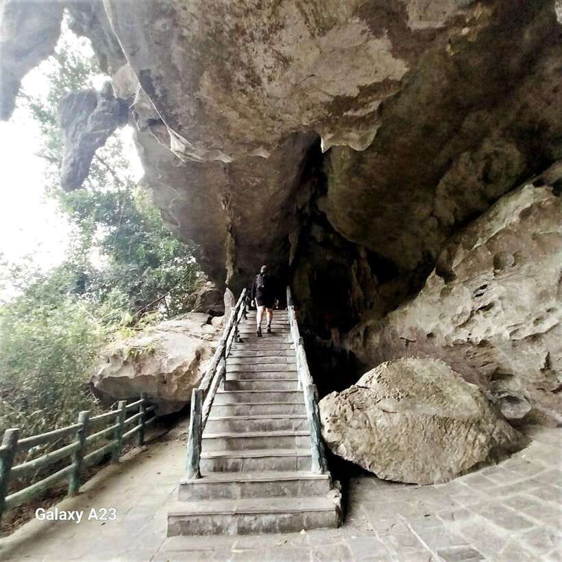 Half Day Hiking to Cat Ba National Park with a Guide - Chua Linh Quang and a short introduction to Buddhism