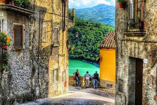 Hike Lake Castle and Good Food! - Monte Antuni, a village left behind