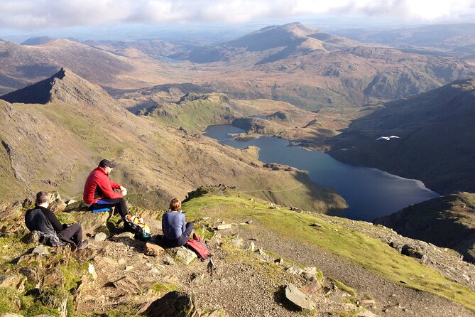 Hike to the summit of Snowdon! - Why a guided climb helps on Snowdon