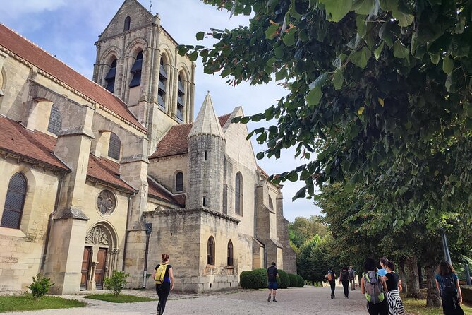 Hiking Adventure in Van Gogh's Footsteps with 6 miles walk - Key points to know before booking