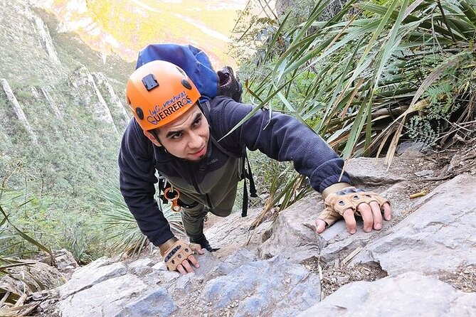 Hiking Climbing And Rappelling In The Eaglets Nest - The 10-meter chimney and final route