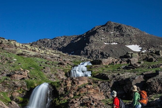 Hiking experience in the High Sierra Nevada National Park - From Granada heat to the high Sierra Nevada