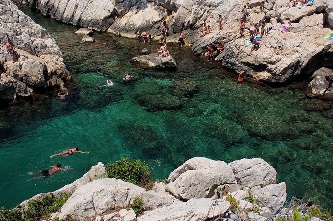 Hiking in the Calanques National park from Marseille - The picnic and what you should pack