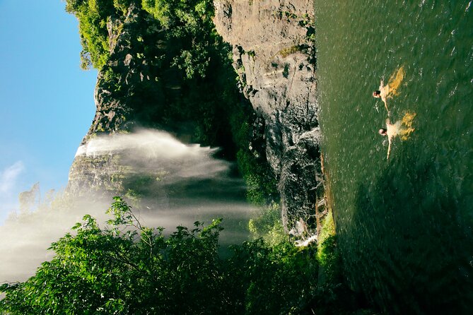 Hiking Sept Cascades (Tamarind Falls) - Half Day - How much help do the guides provide?