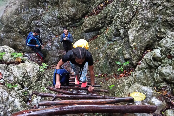 Hiking Tabernacle Thundering Waterfall in Dominican Republic - What the guides add to a demanding route