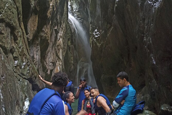 Hiking Tabernacle Thundering Waterfall in Dominican Republic - What to wear and carry