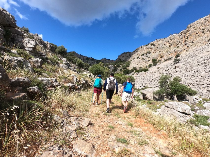 Hiking Tour Exploring Lindos - Why this route shows Lindos at its best