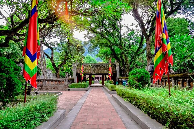 Hoa Lu - Tam Coc - Mua Cave 1 Day with Cycling, Hiking, Lunch - The Tam Coc bamboo boat ride