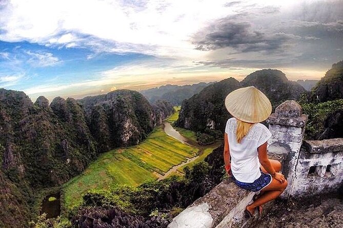 Hoa Lu - Tam Coc - Mua Cave 1 Day with Cycling, Hiking, Lunch - Climbing the 500 steps at Mua Cave