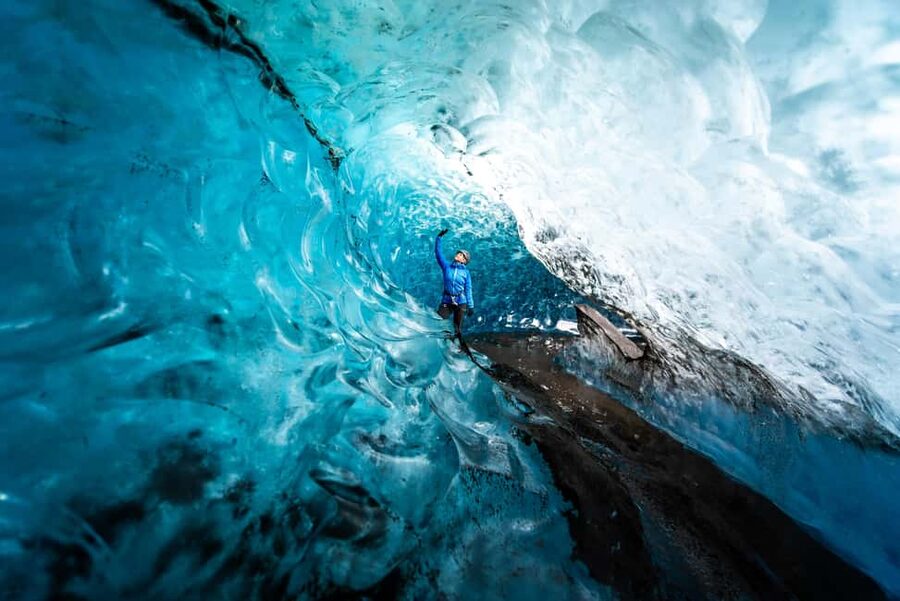 Jökulsárlón: Glacier Hike to a Remote Ice Cave - What to wear and what to carry