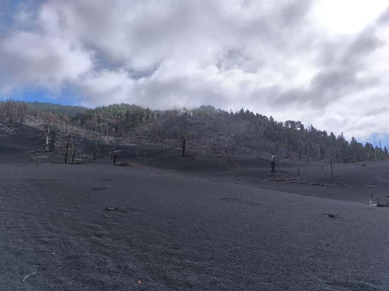 La Palma: Tajogaite Volcano Guided Hike - The three main craters and the volcanic crack