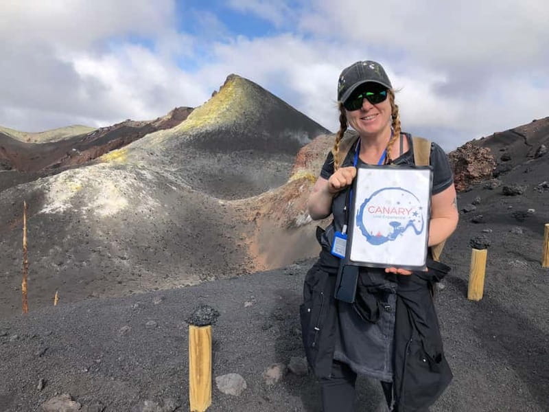 La Palma: Tajogaite Volcano Guided Hike - Getting close to the south crater