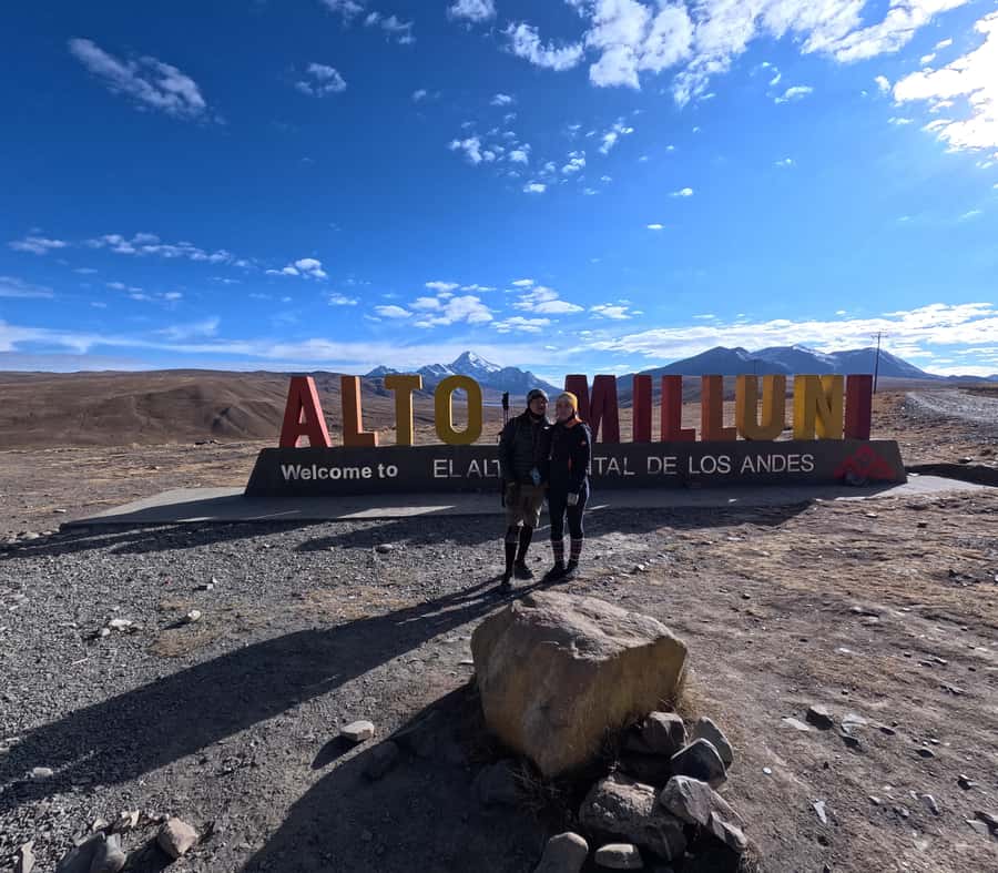 La Paz: Charquini Mountain Guided Hike - Why Laguna Esmeralda makes this a good La Paz day trip