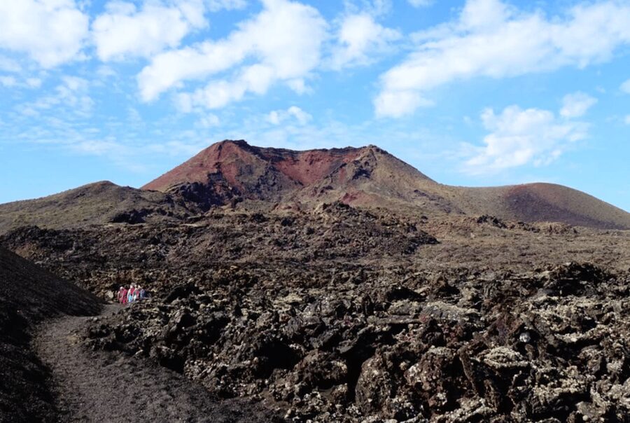 Lanzarote: Hike Across Timanfaya's Volcanic Landscapes - What the guide adds to the walk