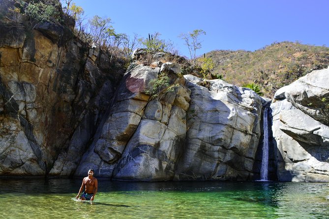Los Cabos: Hiking at the Fox Canyon with Waterfall - Guides make the difference on a changing trail