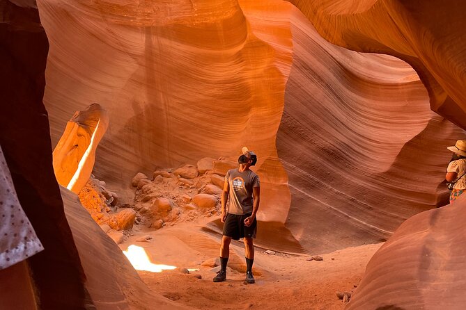 Lower Antelope Canyon Hiking Tour - Why Lower Antelope Canyon Feels So Different