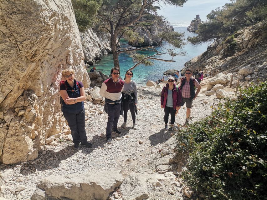 Marseille: Calanques National Park Guided Hike with Picnic - Calanques National Park hike at a glance