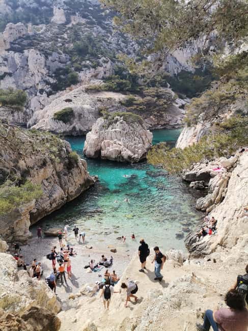 Marseille: Calanques National Park Guided Hike with Picnic - What the five-hour route feels like