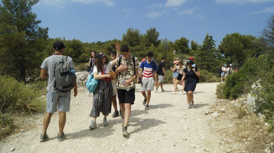 Marseille: Calanques National Park Guided Hike with Picnic - A picnic that makes the break better