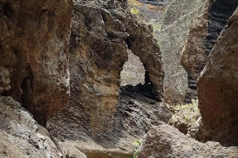 MASCA GORGE Trail: Guided Hike - The water taxi under Los Gigantes