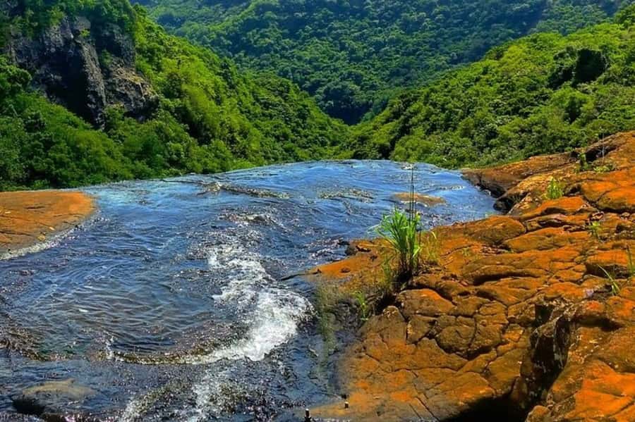 Mauritius: 7 Waterfalls Hike with Lunch and Hotel Transfers - Seven waterfalls, not seven easy viewpoints