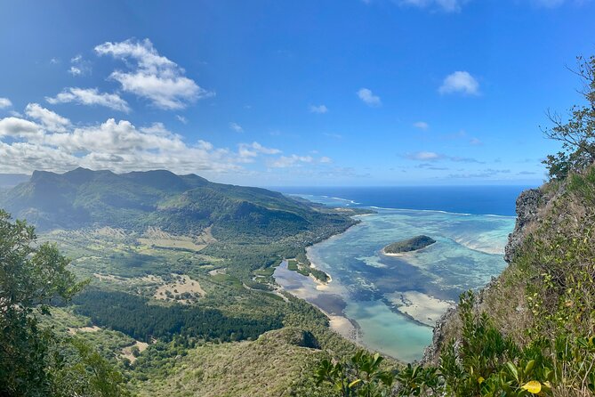 Mauritius: Le Morne: Intimate Hike Away from the Crowd - Why Le Morne works best with a small group