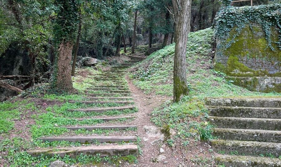 Meteora: Sunset Hike to Secret Caves - Bandovas hermitages and the old prison