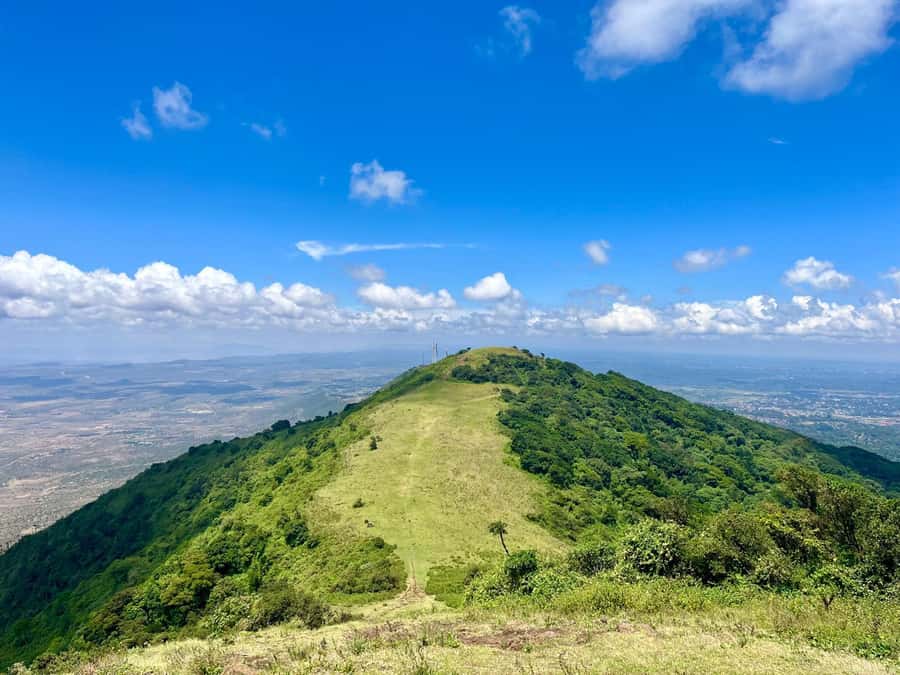 NAIROBI:Ngong Hills Day Hike,Group Tour - The descent and optional lunch