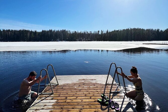 National Park Hike & Finnish Smoke Sauna Experience with Campfire Lunch - Meeting Kiasma at 11 a.m.